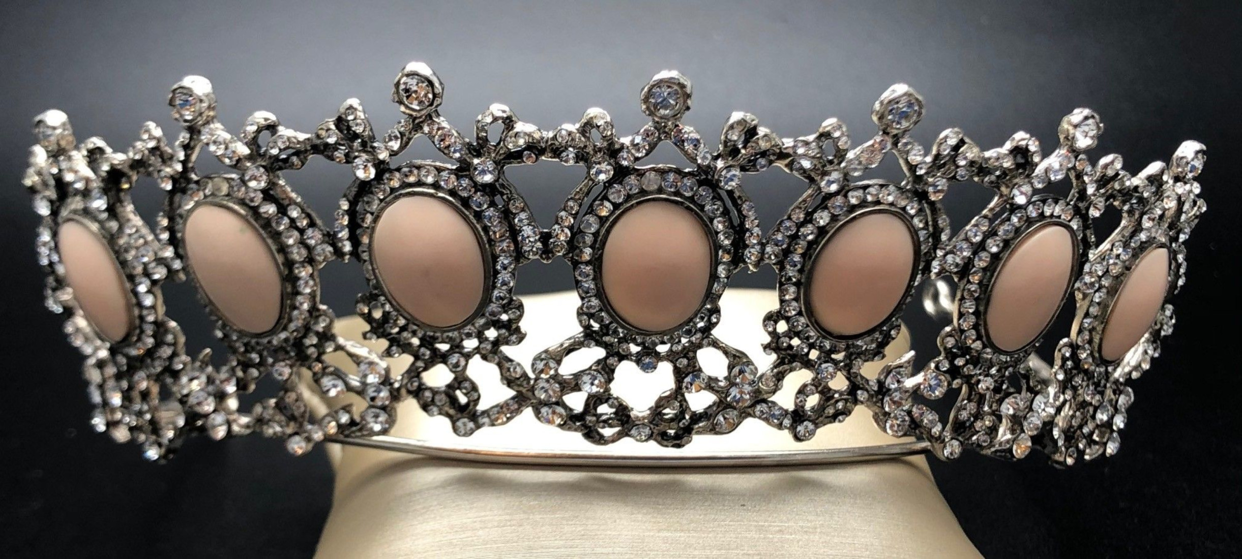 Tiara plata 7 óvalos rosa