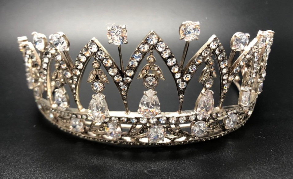 Tiara plata lágrimas cristal
