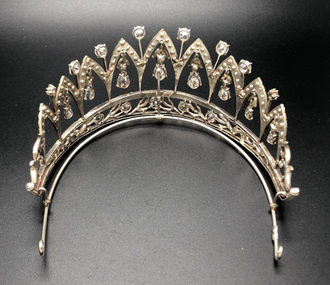 Tiara plata lágrimas cristal