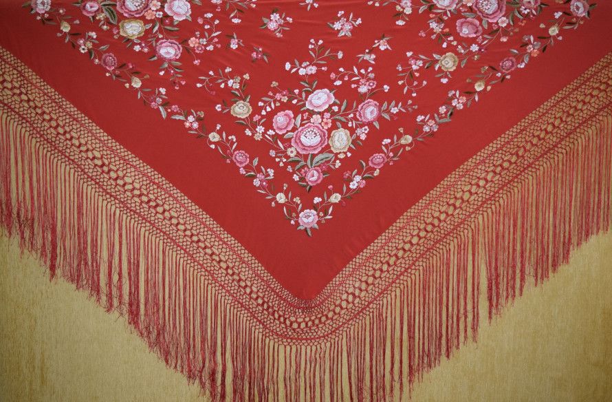 Mantón de Seda Bordado a Mano 145cm | Juan Forona