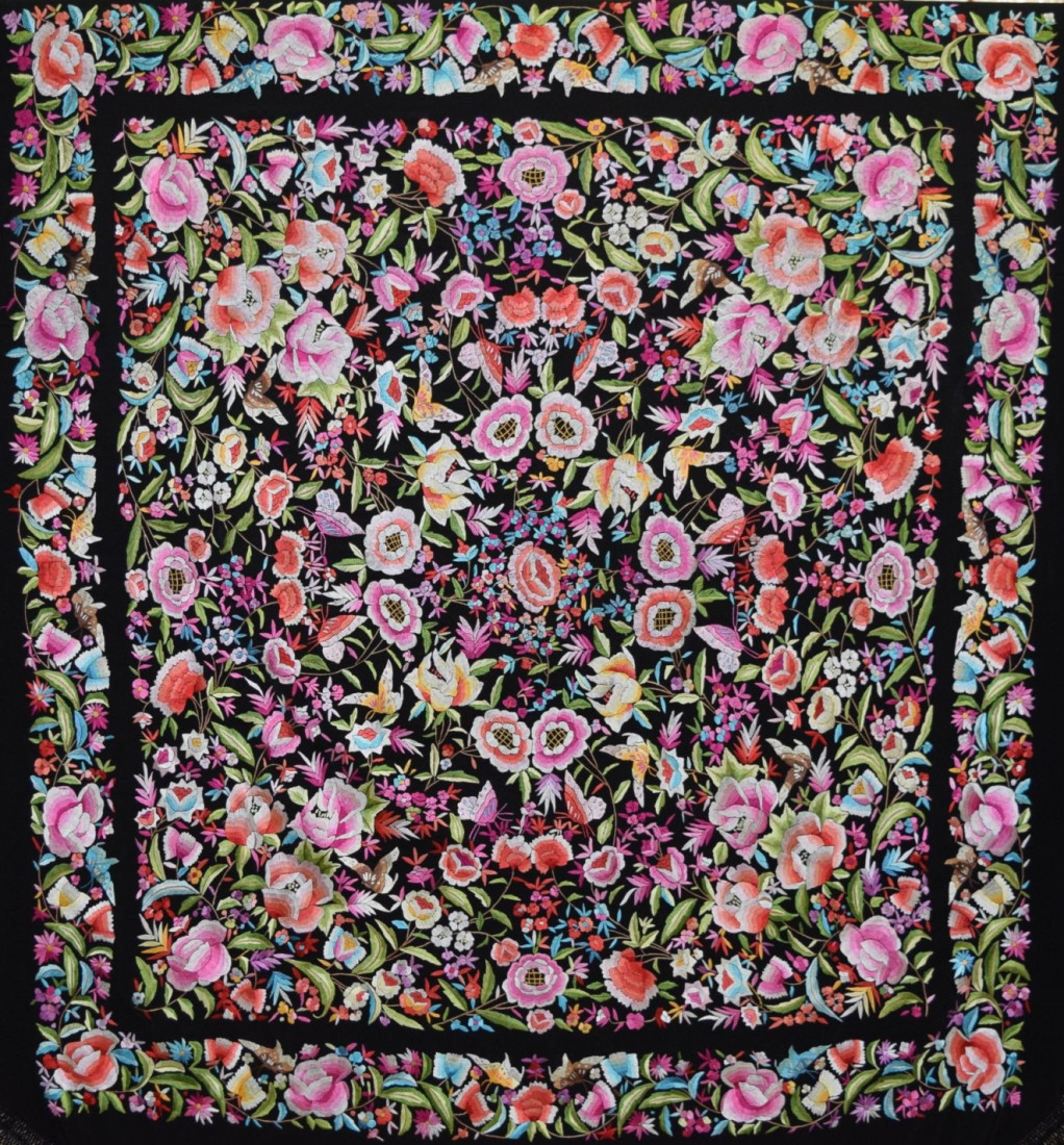 Mantón de Seda Bordado a Mano 140cm | Mantones de Lujo | Juan Foronda