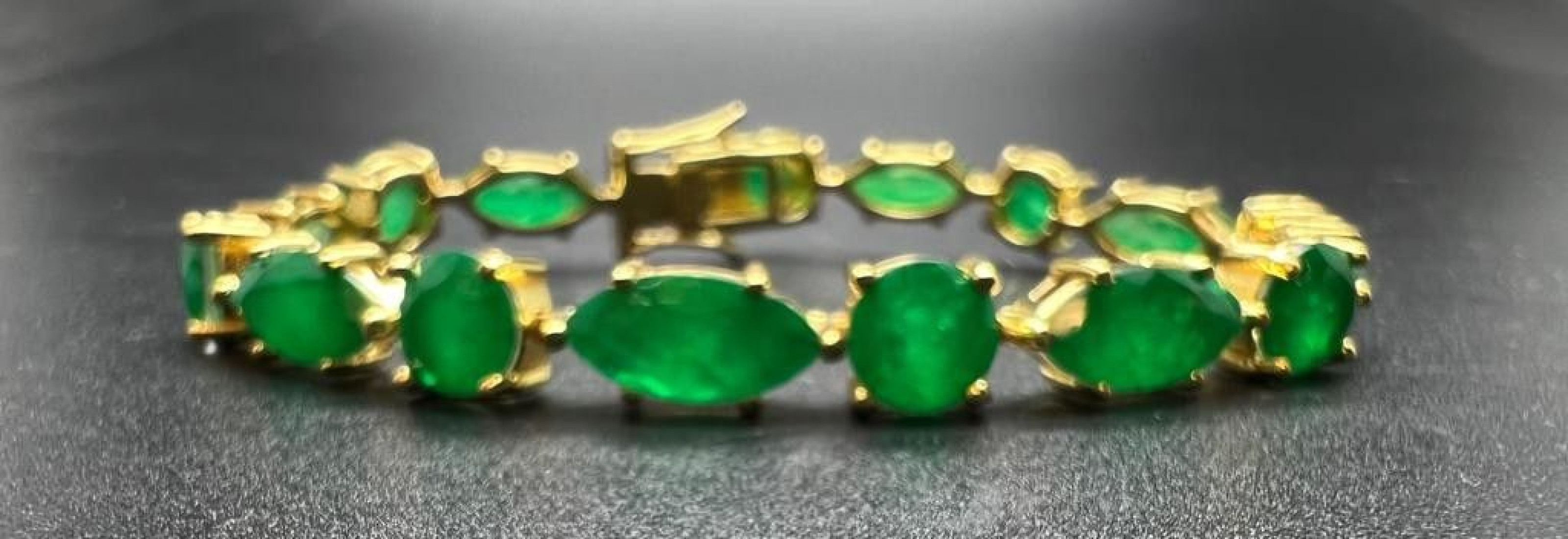 Pulsera esmeralda plata