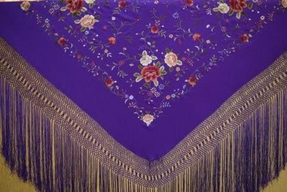 Mantón de Seda Bordado a Mano 135cm | Mantones de Seda de Lujo | Juan Foronda