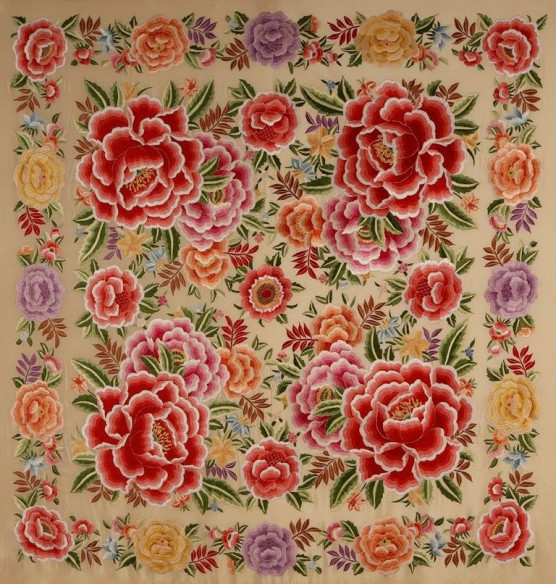 Mantón de Seda Bordado a Mano 140cm | Mantones de Lujo | Juan Foronda