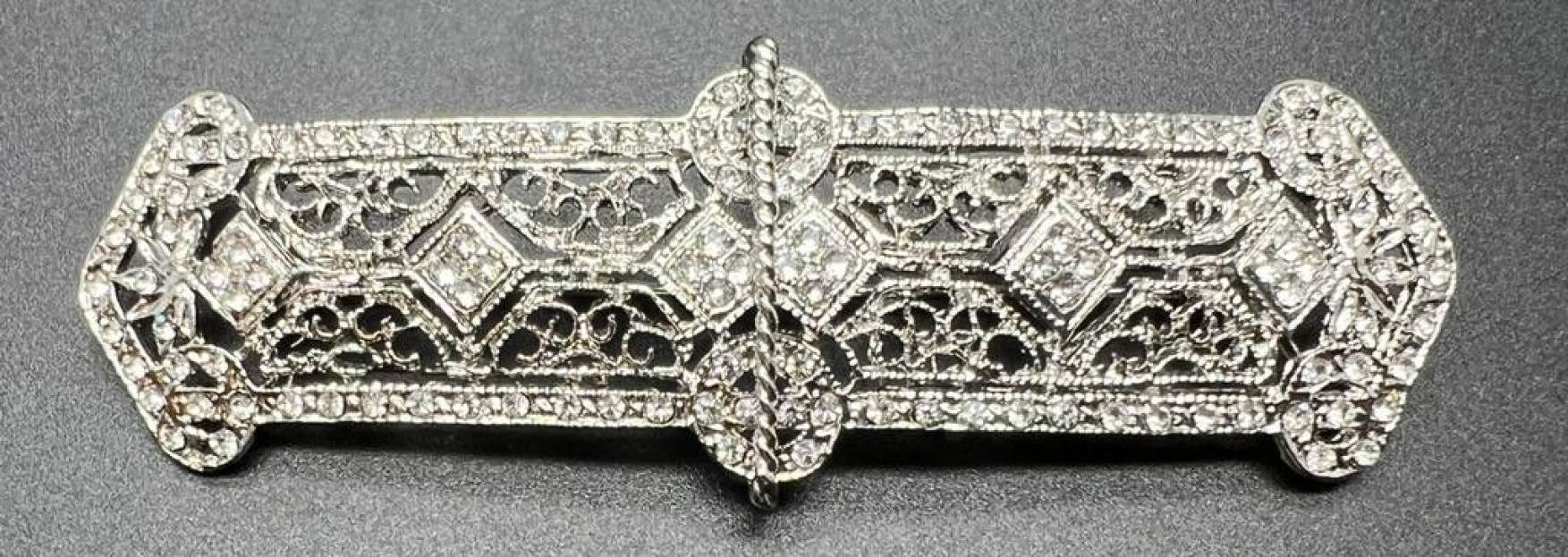 Broche mantilla rodio