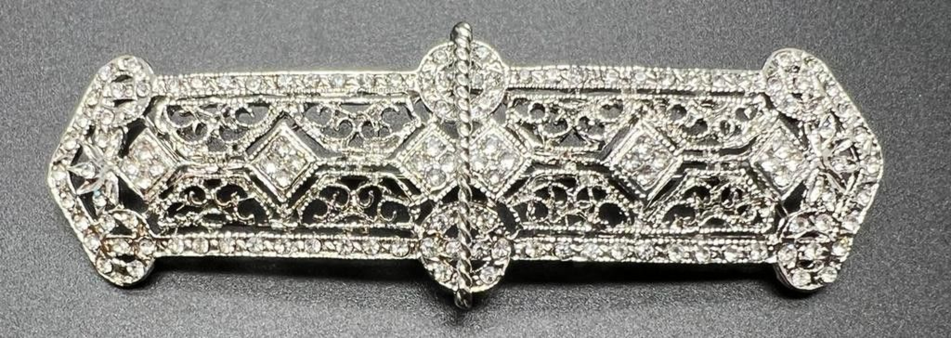 Broche mantilla rodio