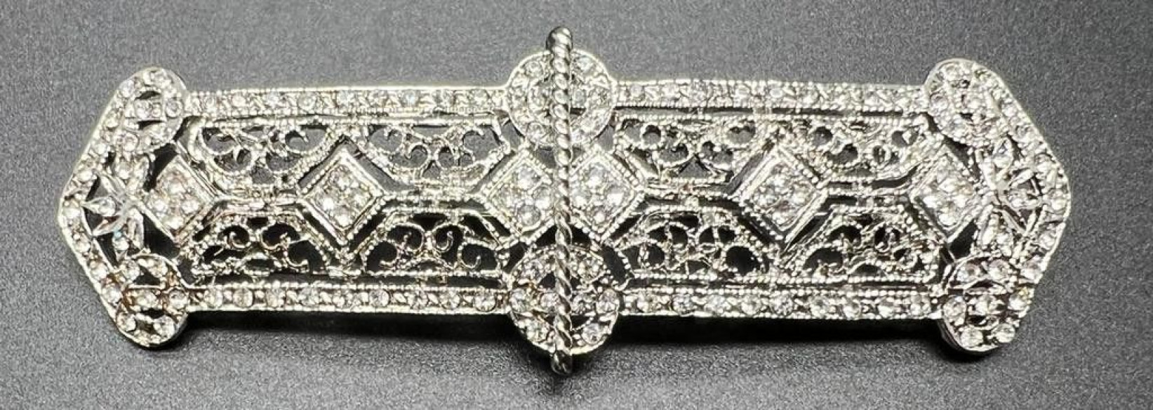 Broche mantilla rodio