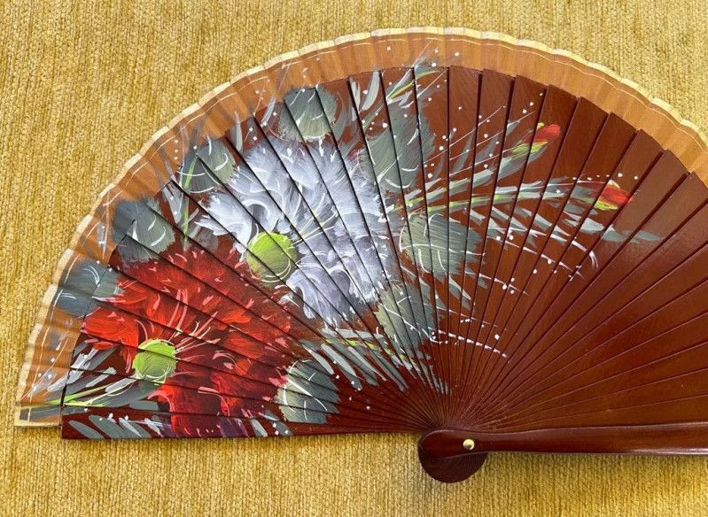 Abanico de Madera de Sapelly Pintado a Mano | Artesanía Única | Juan Foronda