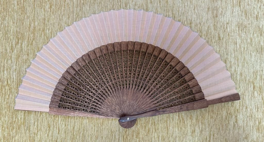 Abanico Calado de Madera de Mongoy 23cm | Juan Foronda