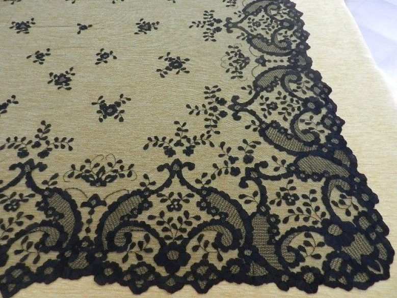 Mantilla bordada a mano en seda 120*240