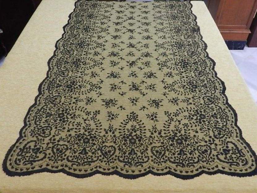 Mantilla bordada a mano en seda 120*240