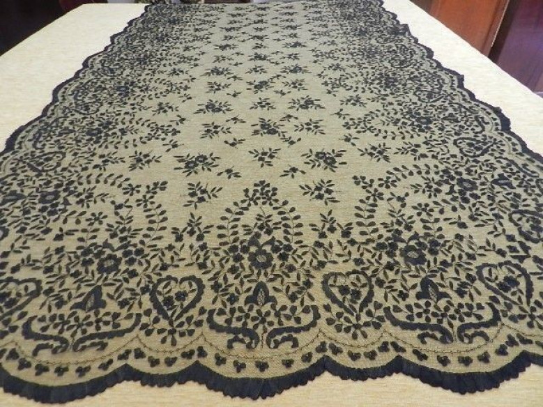 Mantilla bordada a mano en seda 120*240