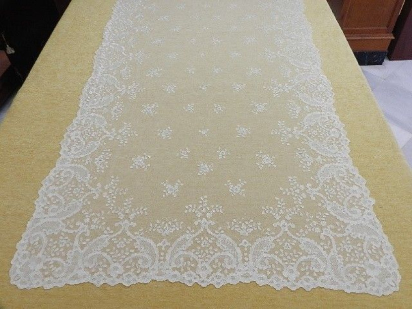Mantilla bordada a mano en seda 120*240