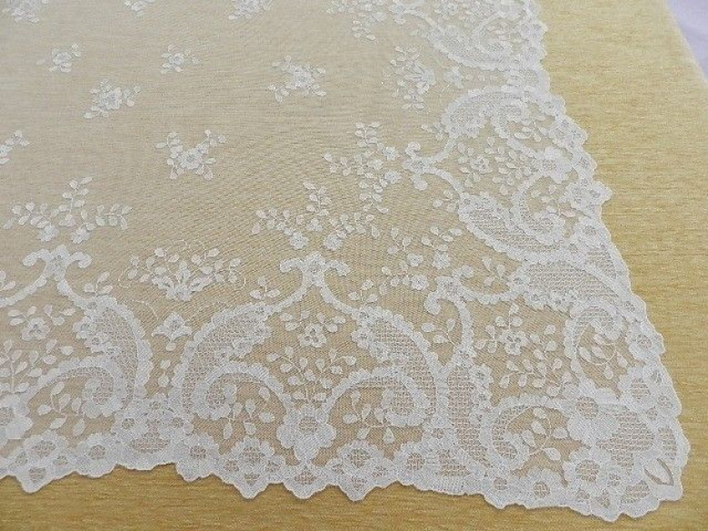 Mantilla bordada a mano en seda 120*240