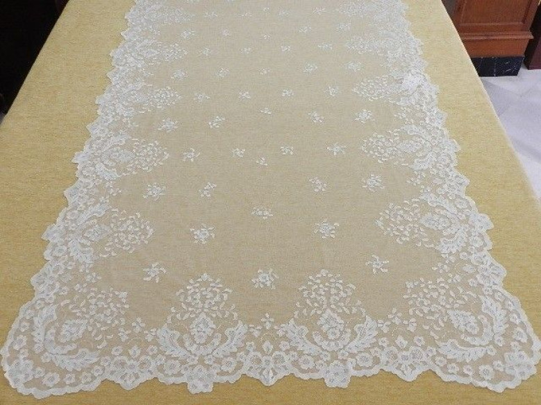 Mantilla bordada a mano en seda 120*240