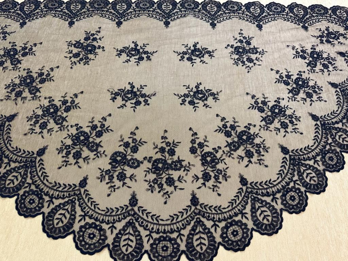 Mantilla media luna 80*145