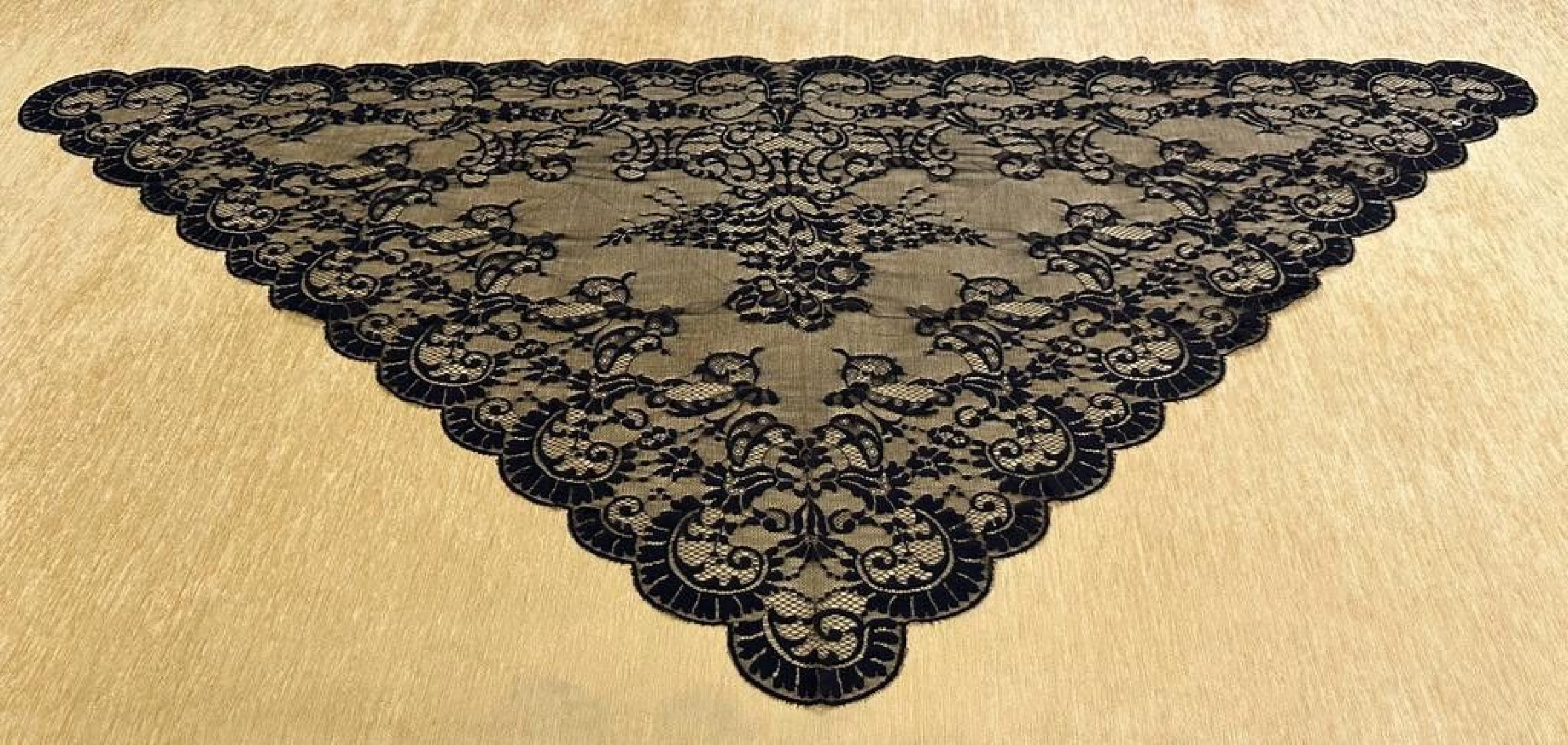 Mantilla máquina triangular 150*75
