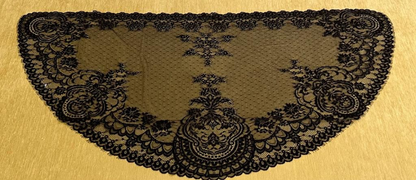 Mantilla máquina media luna