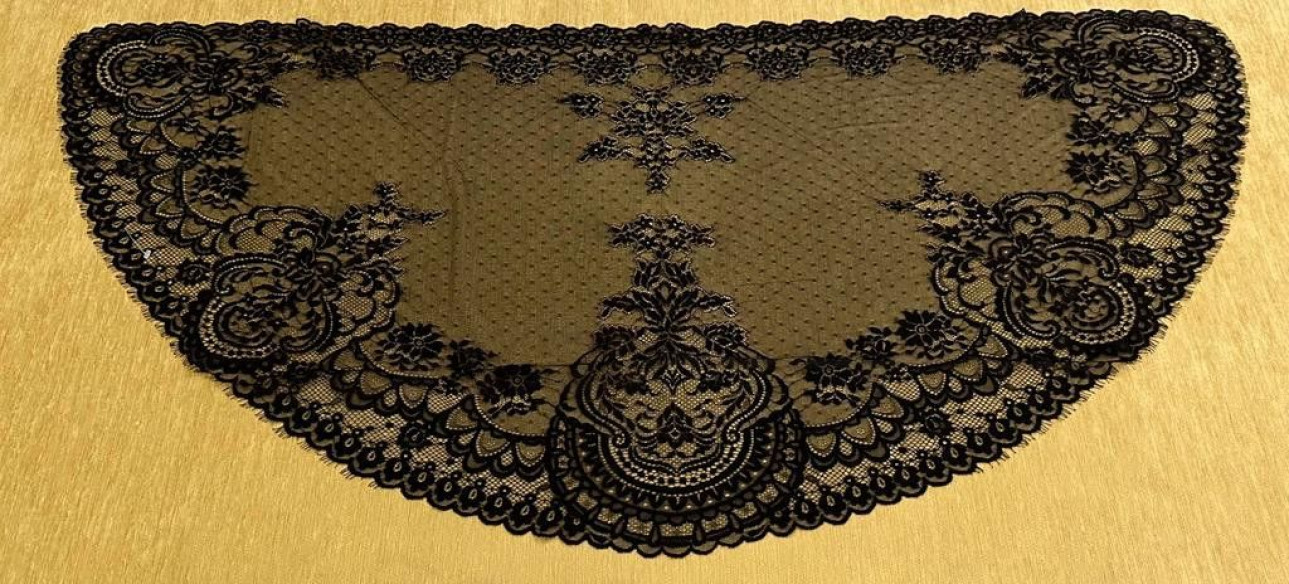 Mantilla máquina media luna