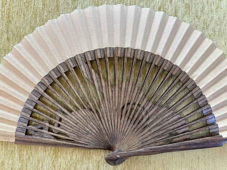 Abanico castañuelas y guitarra