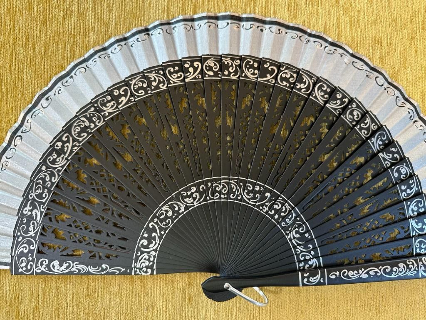 Abanico liso calado