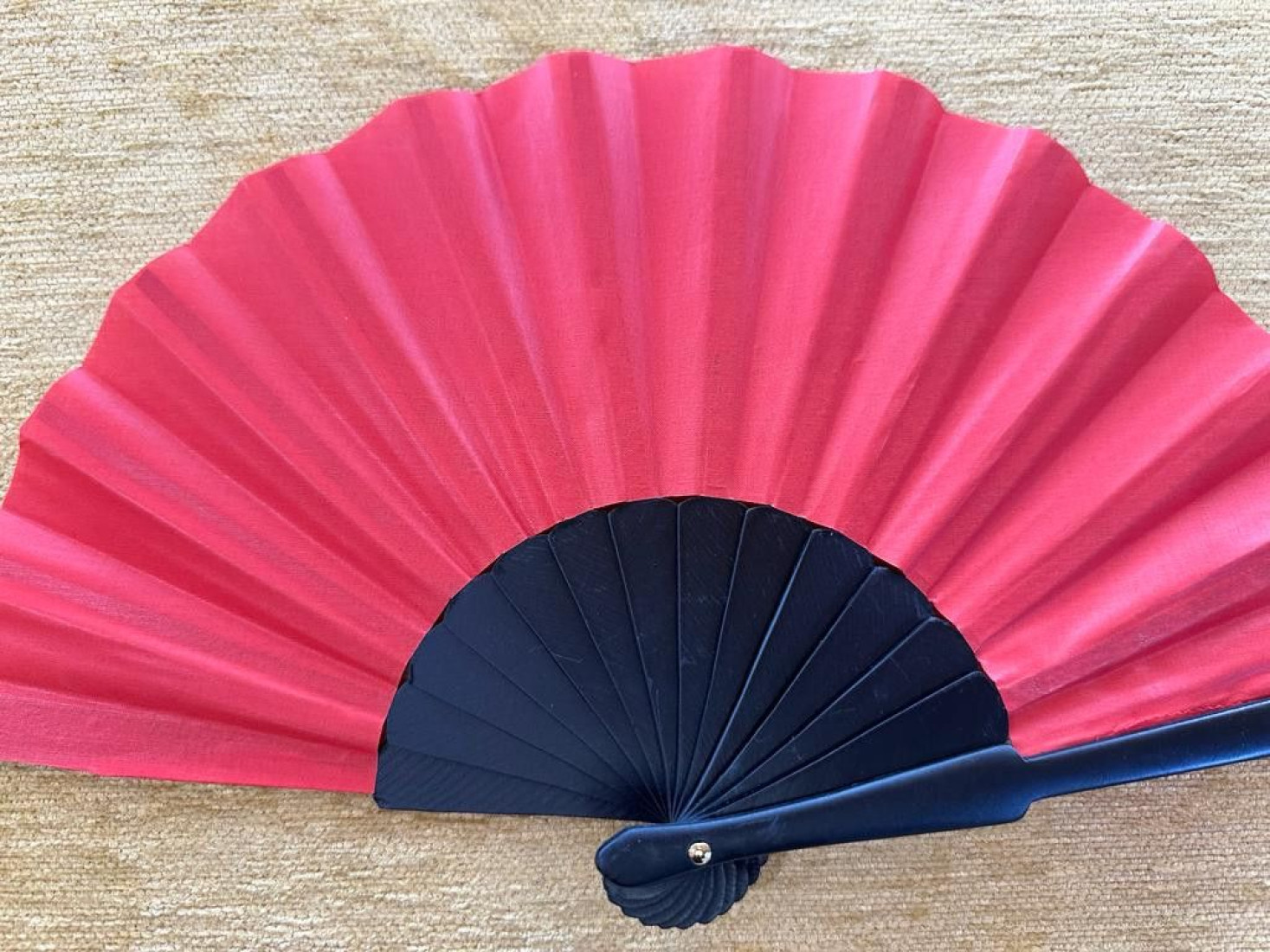 Abanico bolso negro-rojo