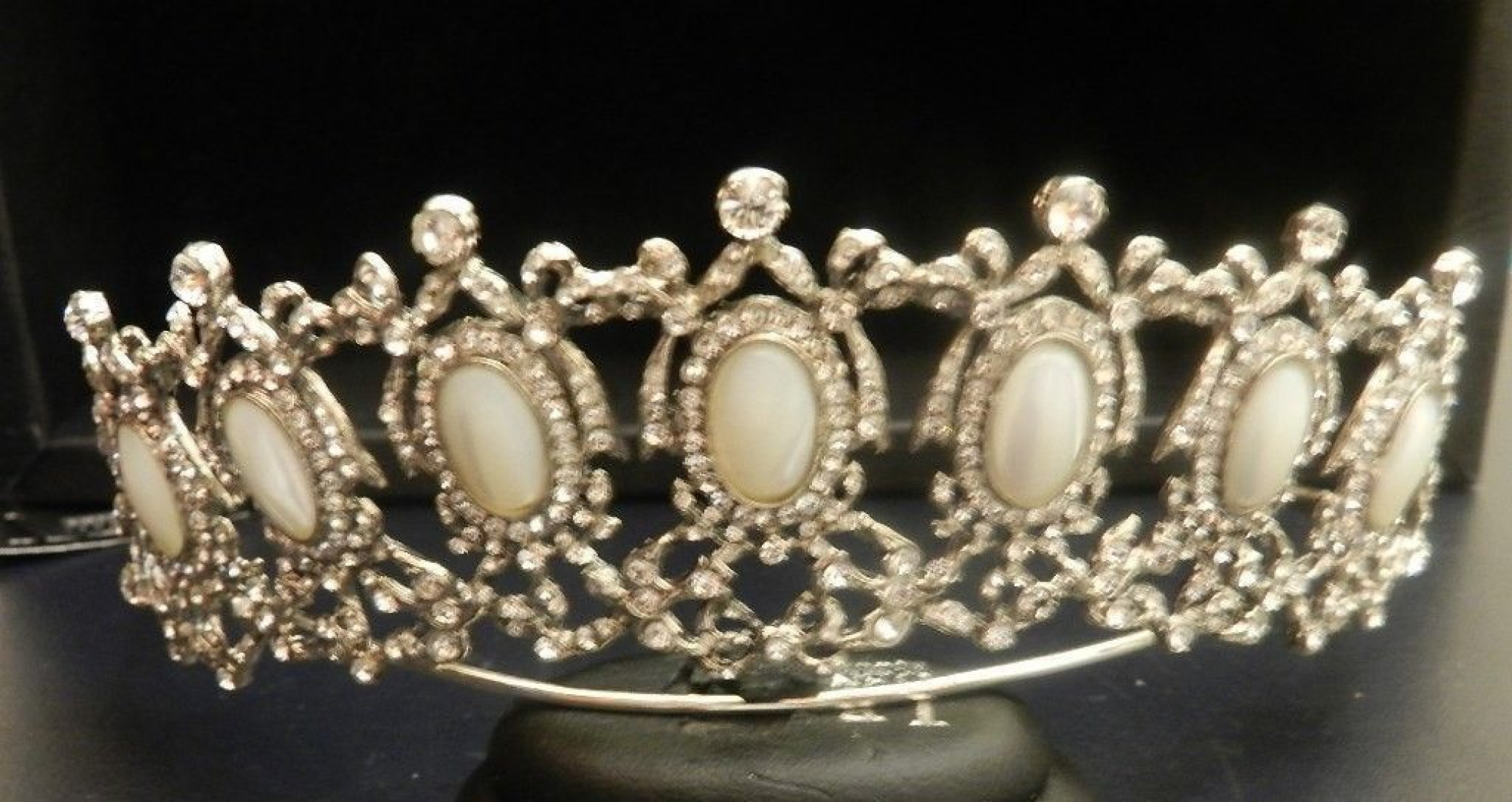 Tiara Imperial nacar plata y circonitas