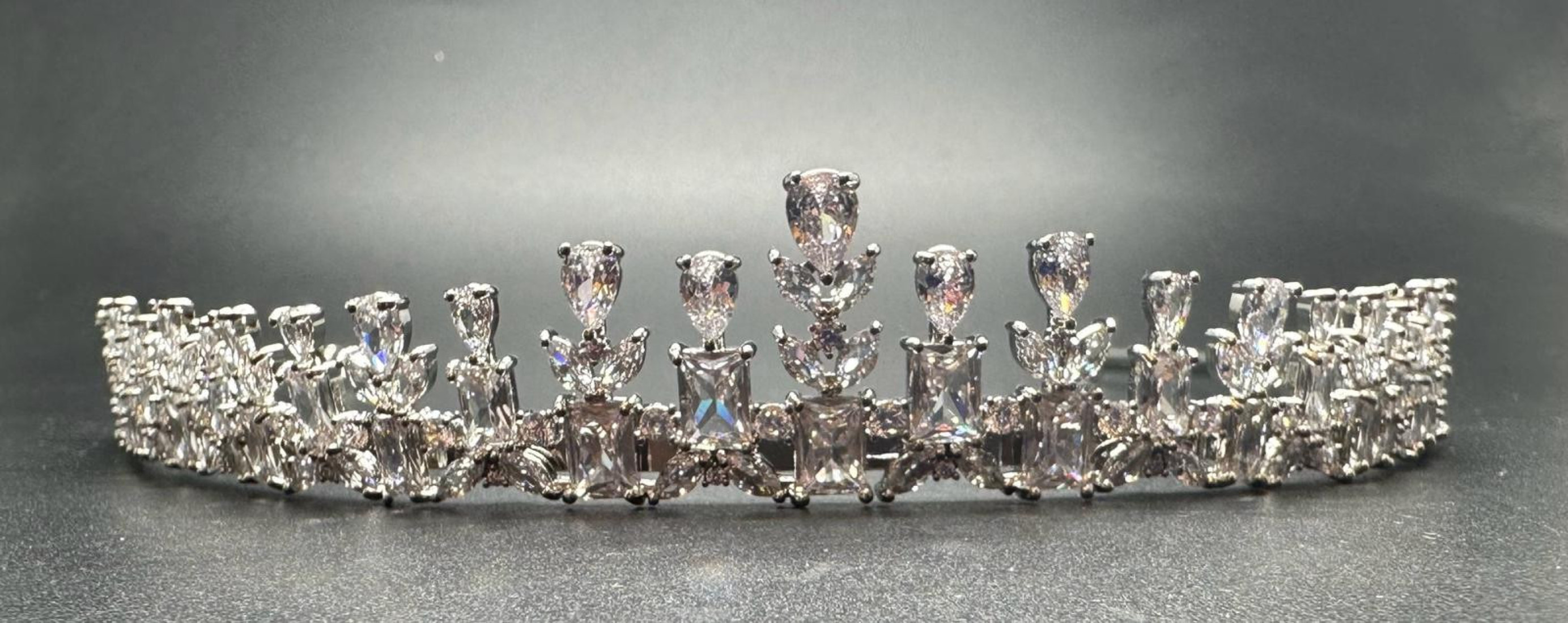Tiara rodio lágrimas cristal