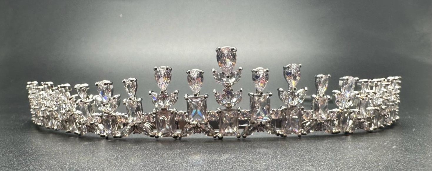 Tiara rodio lágrimas cristal