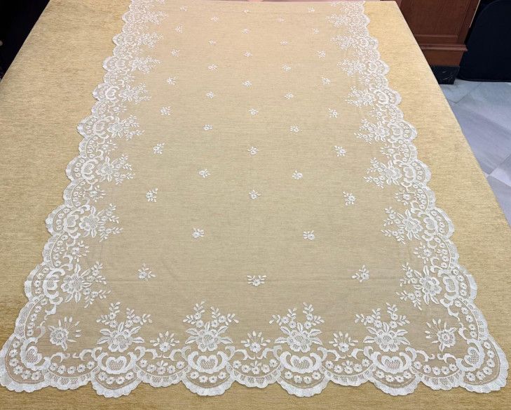 Mantilla mano seda