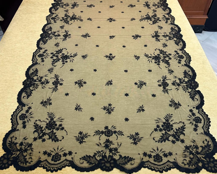 Mantilla mano seda