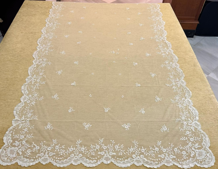 Mantilla mano seda