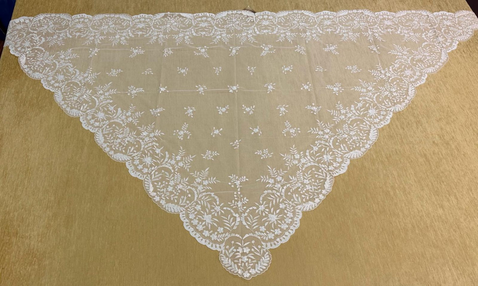 Mantilla infanta mano