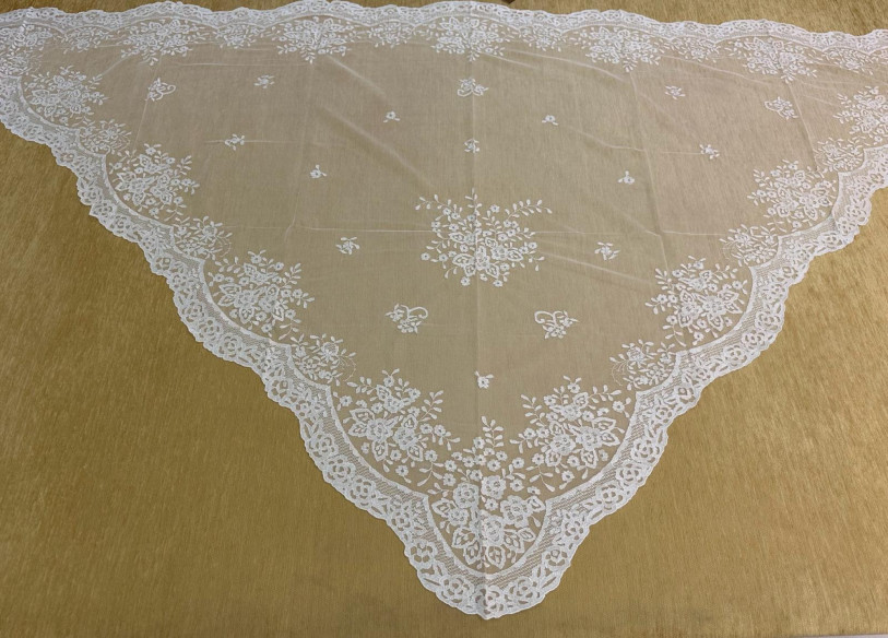 Mantilla infanta mano