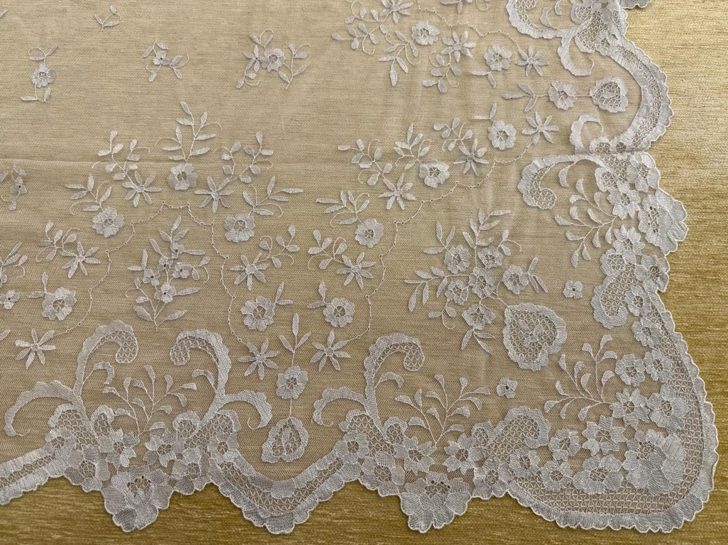 Mantilla mano seda 130*250