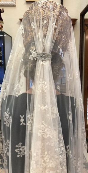 Mantilla mano seda