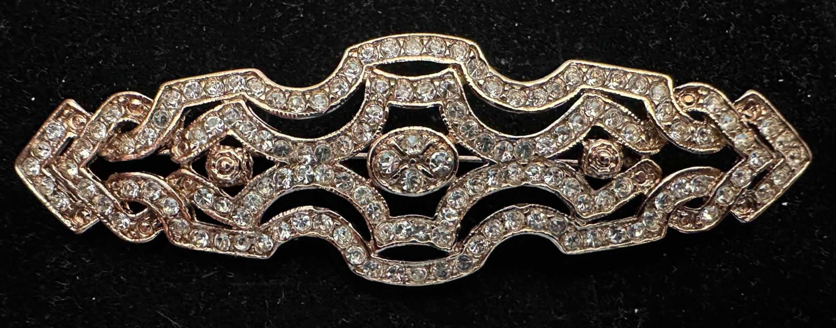 Broche mantilla rodio