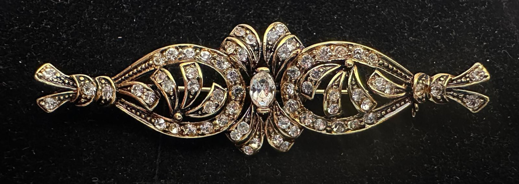 Broche mantilla rodio