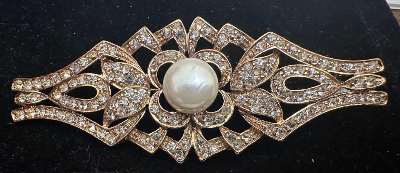 Broche mantilla rodio