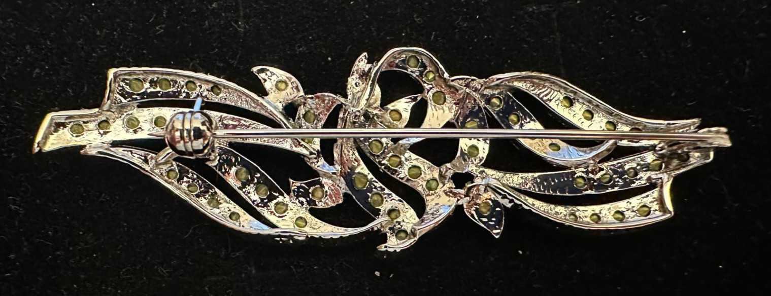 Broche mantilla rodio
