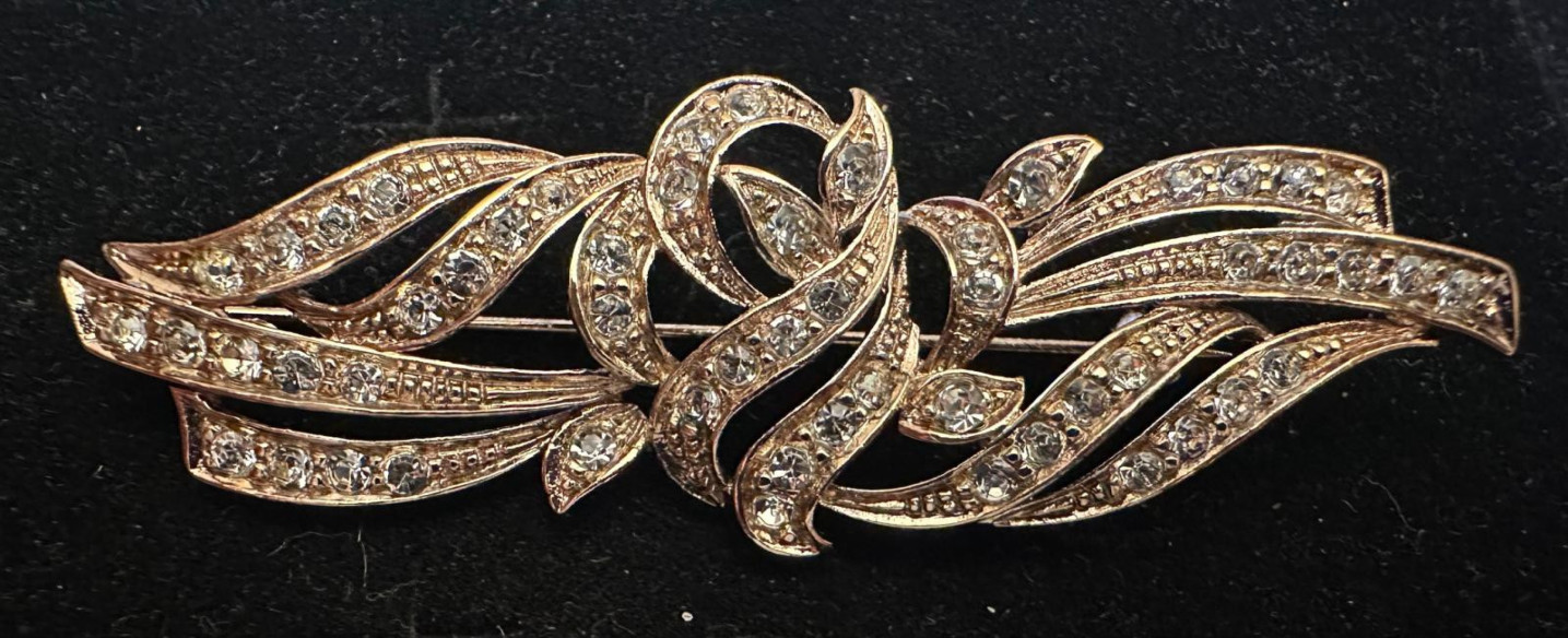 Broche mantilla rodio