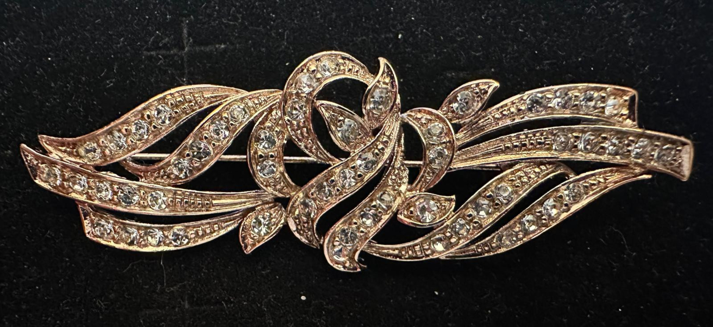 Broche mantilla rodio