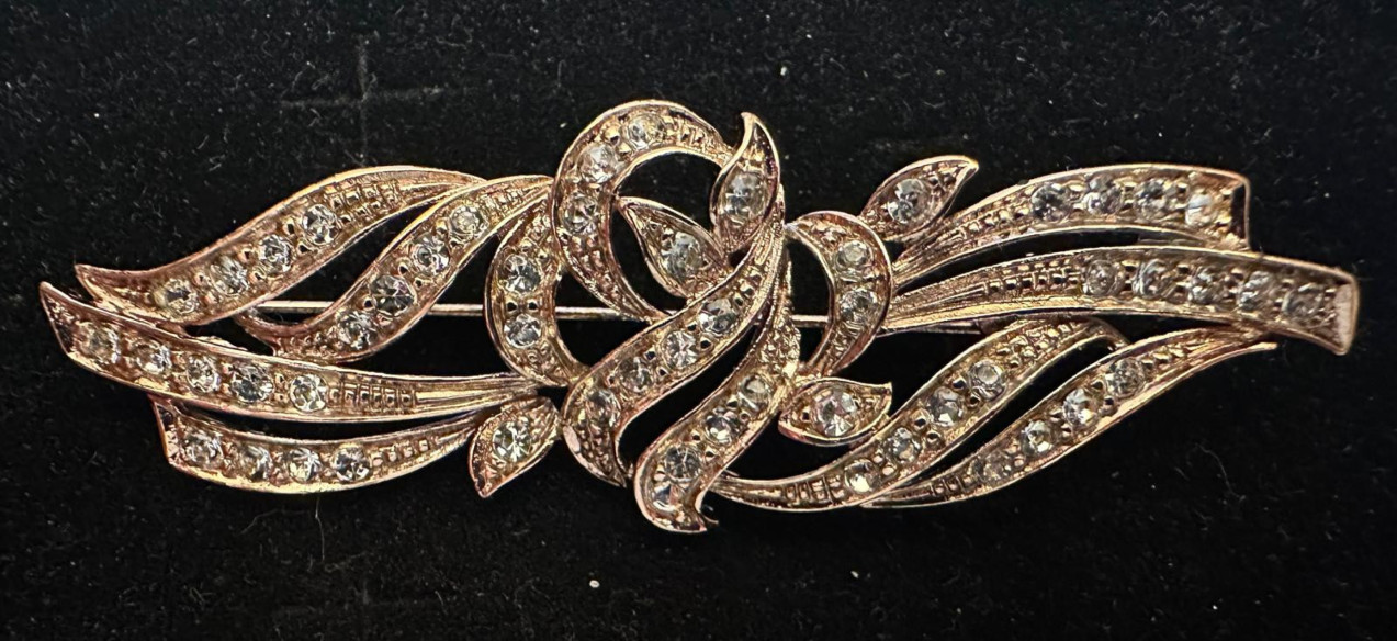 Broche mantilla rodio