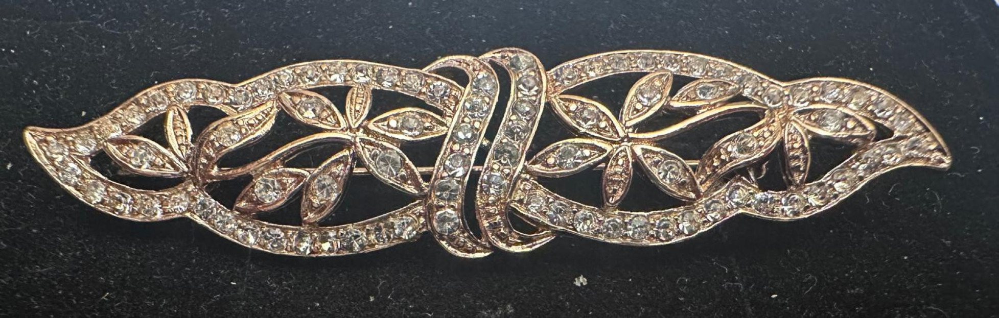 Broche mantilla rodio