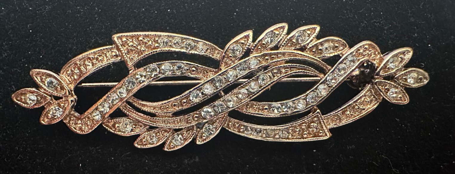 Broche mantilla rodio