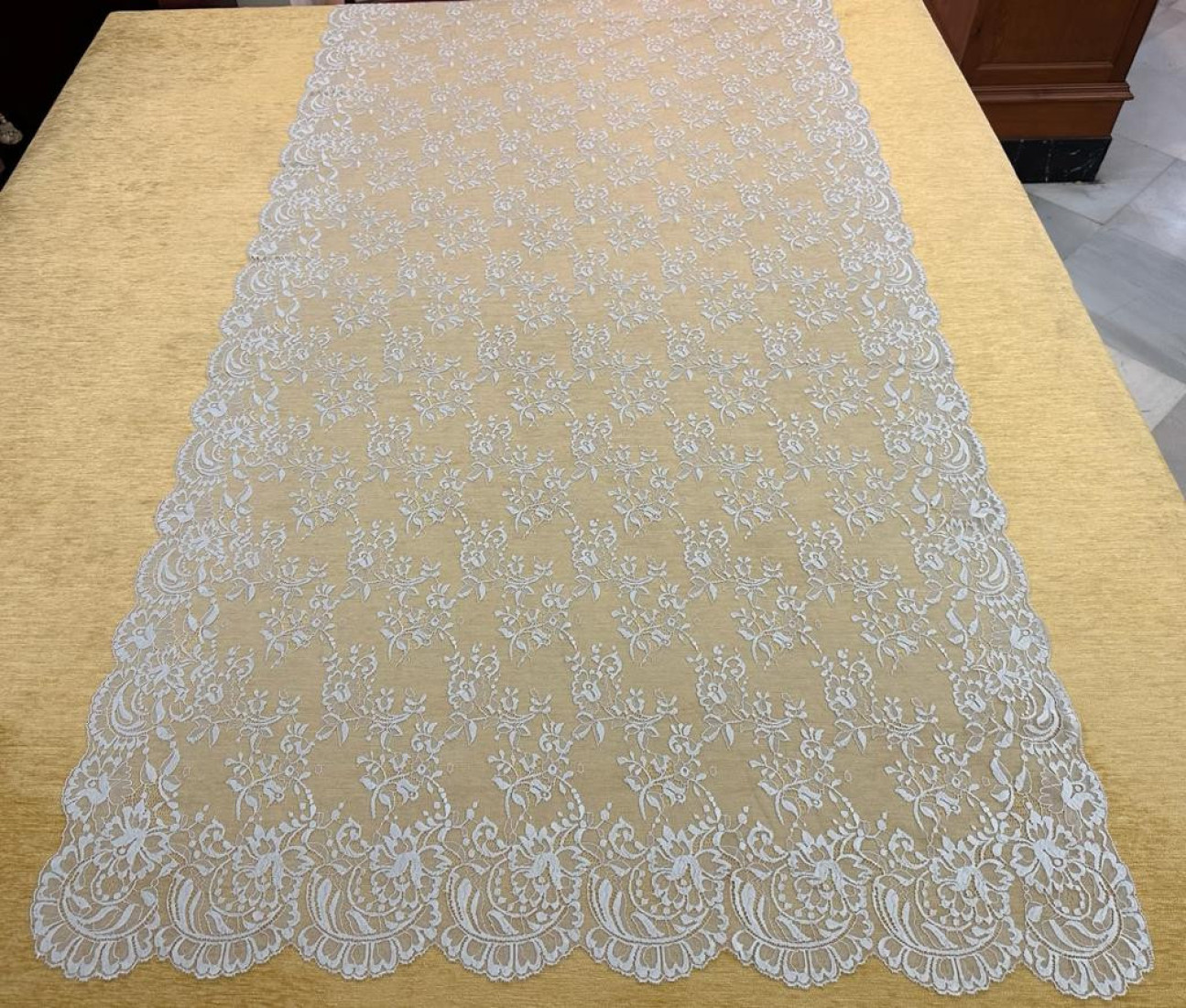 Mantilla máquina color perla 100*220