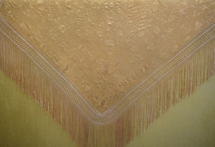 Mantón mano seda 135cm