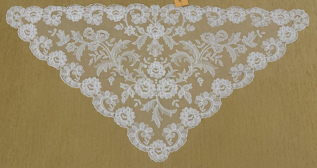 Mantilla triangular 60*120