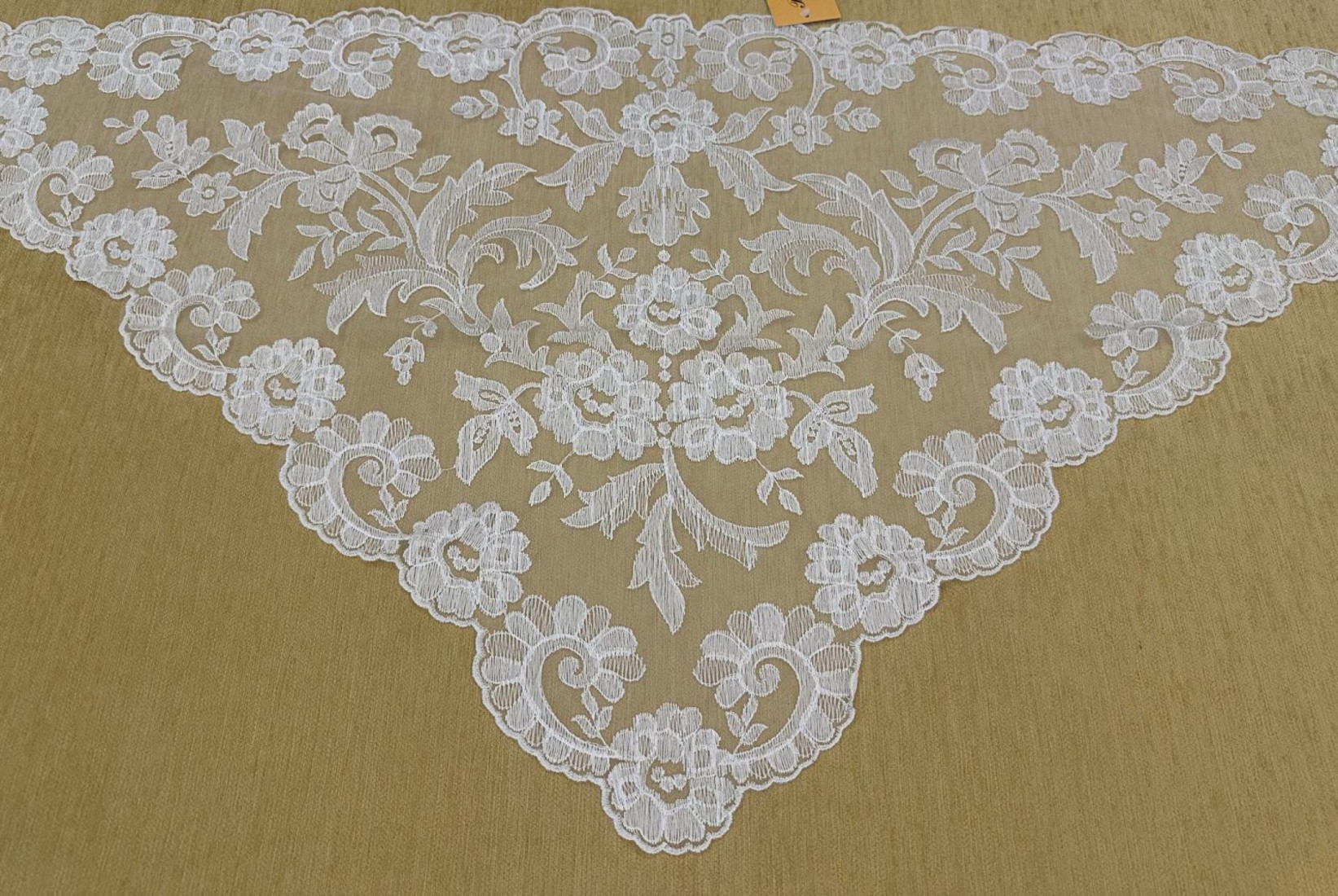 Mantilla triangular 60*120