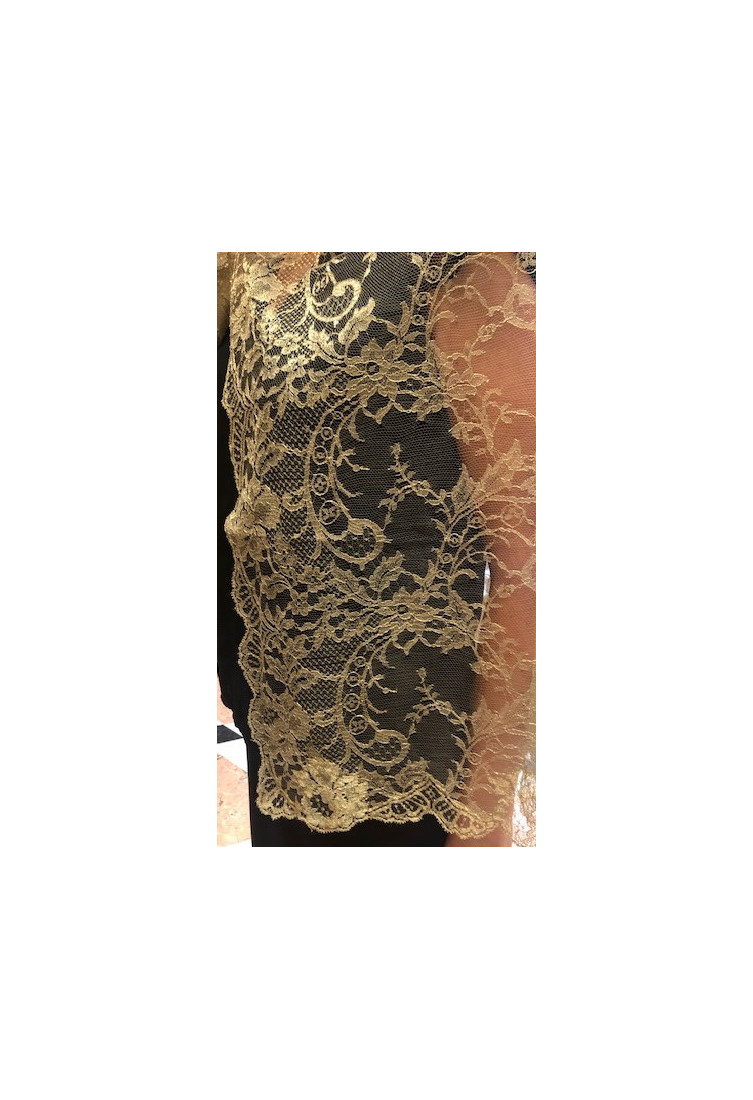 Mantilla chantilly oro viejo máquina